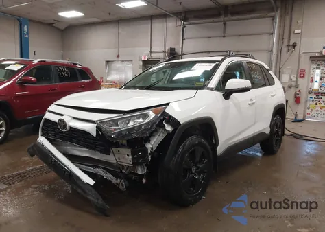 2021 Toyota Rav4 Xle z USA, uszkodzony, nr VIN 2T3P1RFV0MW231033